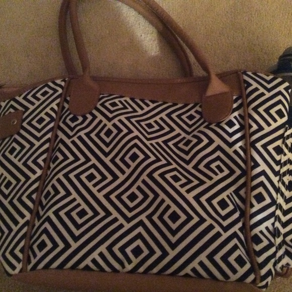 Women's Reusable Insulated Lunch Tote with Water Bottle - Picture 2 of 10